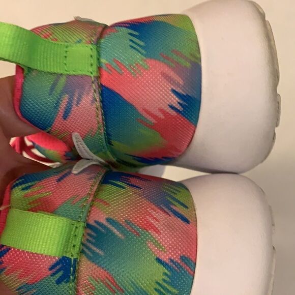 Nike size 6 1/2 fluorescent color athletic shoes - Picture 4 of 8